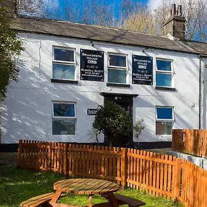  Hostal Russell Scott Backpackers -